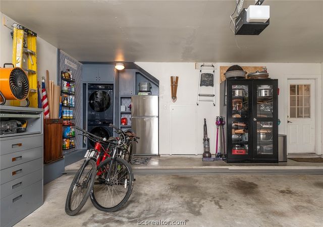 1308 Brook Hollow Drive, Bryan, TX 77802