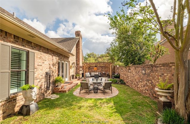 1308 Brook Hollow Drive, Bryan, TX 77802