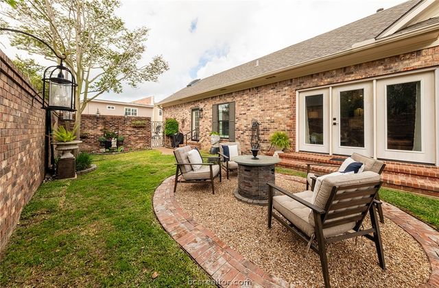 1308 Brook Hollow Drive, Bryan, TX 77802