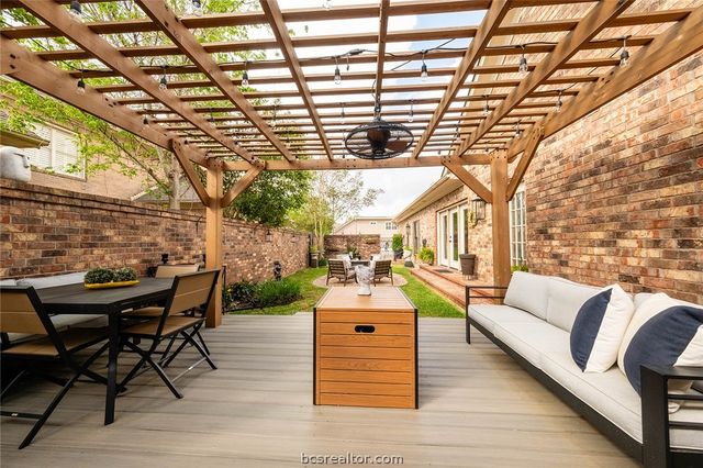 1308 Brook Hollow Drive, Bryan, TX 77802