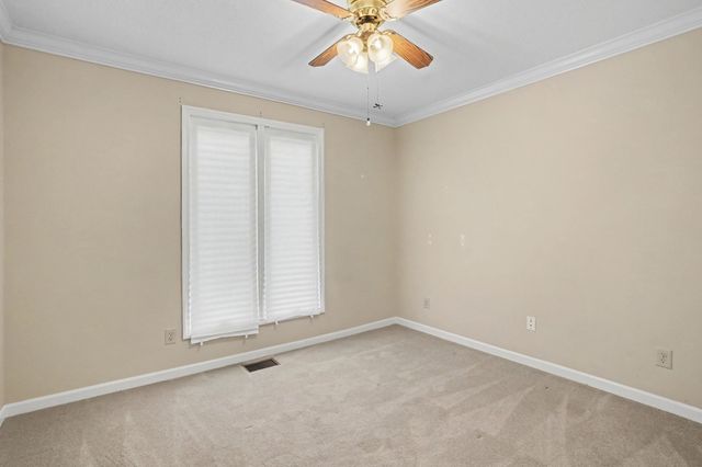 363 Jones Mill Rd, La Vergne, TN 37086
