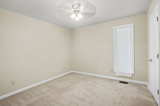 363 Jones Mill Rd, La Vergne, TN 37086