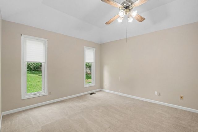 363 Jones Mill Rd, La Vergne, TN 37086