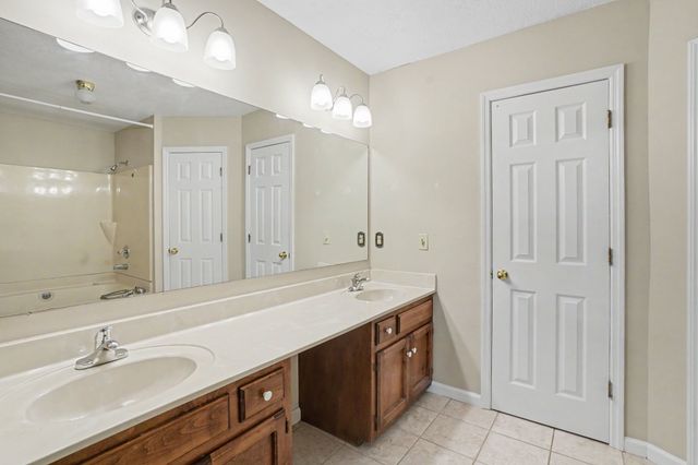 363 Jones Mill Rd, La Vergne, TN 37086