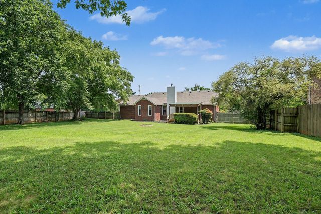 363 Jones Mill Rd, La Vergne, TN 37086