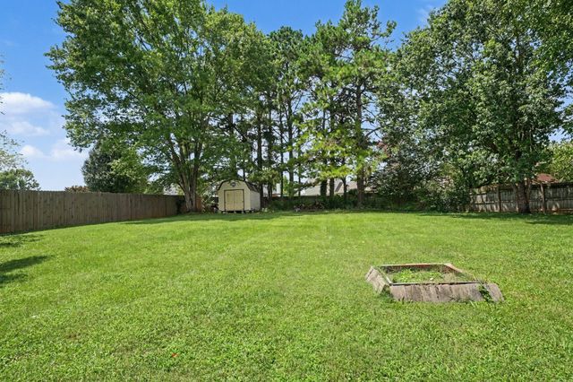 363 Jones Mill Rd, La Vergne, TN 37086