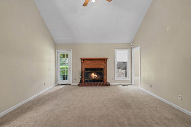 363 Jones Mill Rd, La Vergne, TN 37086