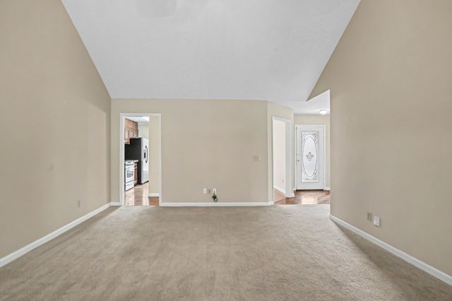 363 Jones Mill Rd, La Vergne, TN 37086