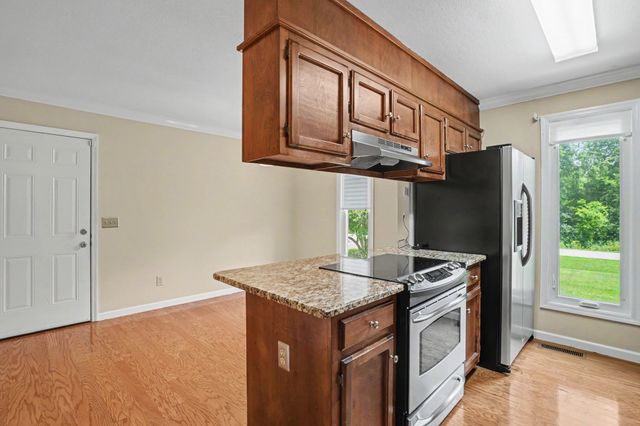 363 Jones Mill Rd, La Vergne, TN 37086