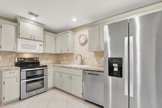 7909 SE Villa Circle, Hobe Sound, FL 33455