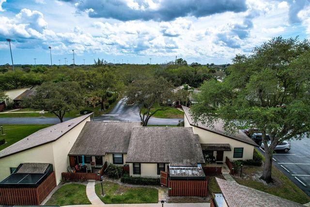 7909 SE Villa Circle, Hobe Sound, FL 33455