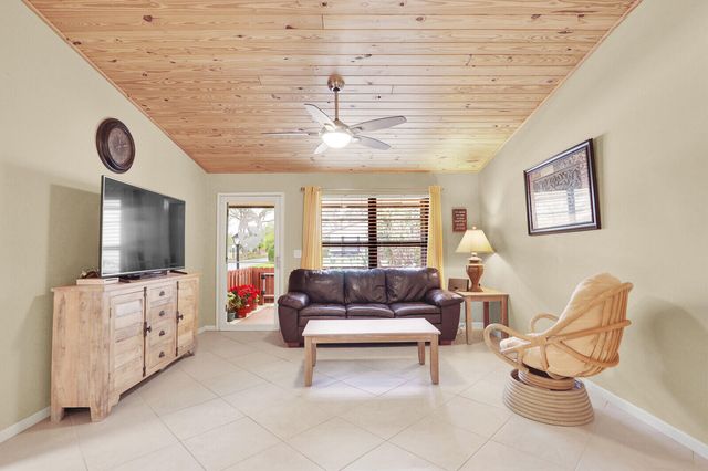 7909 SE Villa Circle, Hobe Sound, FL 33455