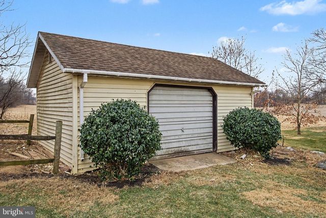 508 BURNT HOUSE RD, Carlisle, PA 17015