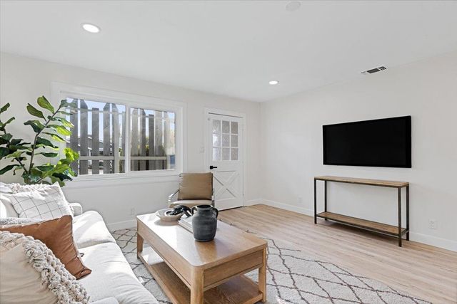 5917 Maleville Ave, Carmichael, CA 95608