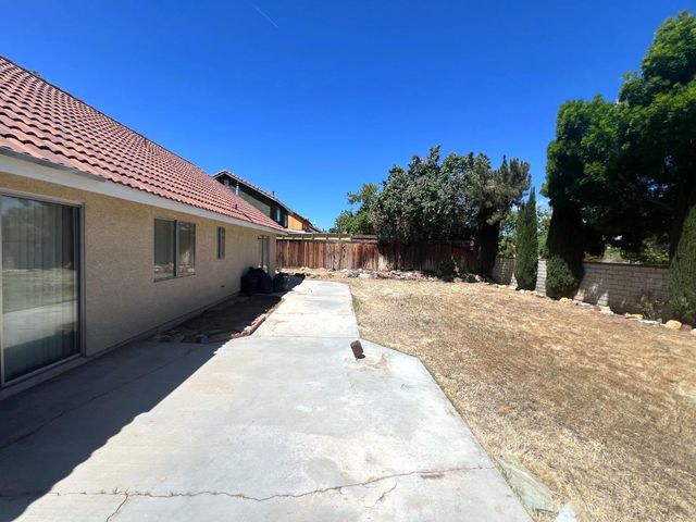 1561 Georgetown Avenue, Palmdale, CA 93550
