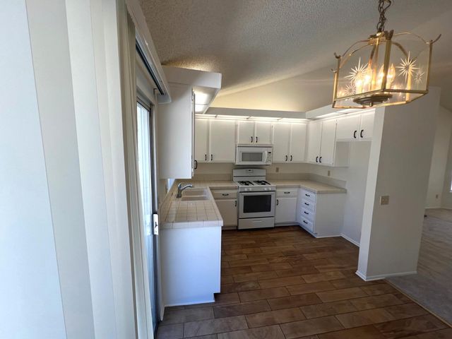 1561 Georgetown Avenue, Palmdale, CA 93550