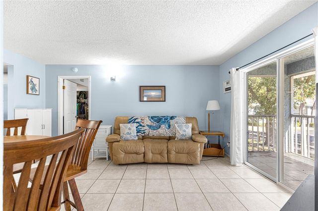 588 FAIRWAYS LANE E201, Ocala, FL 34472