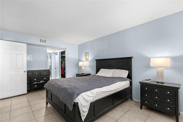 588 FAIRWAYS LANE E201, Ocala, FL 34472