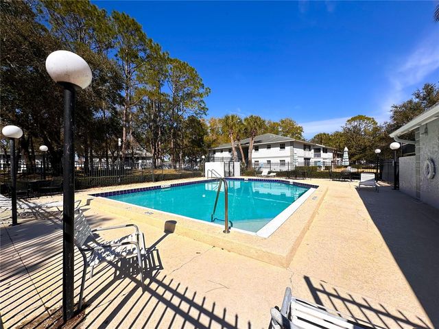 588 FAIRWAYS LANE E201, Ocala, FL 34472