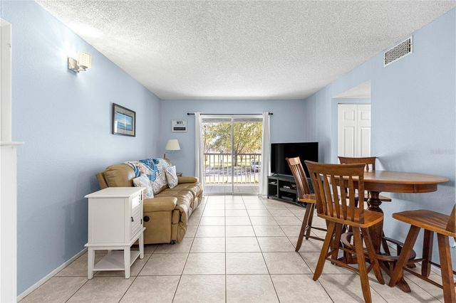 588 FAIRWAYS LANE E201, Ocala, FL 34472