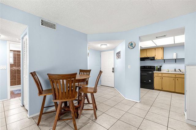 588 FAIRWAYS LANE E201, Ocala, FL 34472