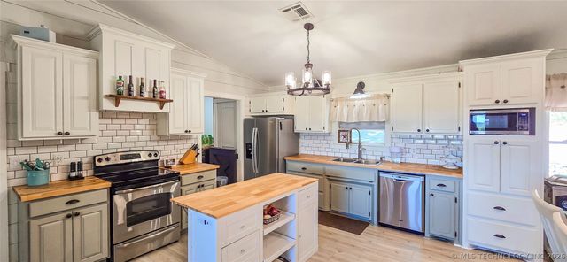 30551 S Hwy 2, Kinta, OK 74552