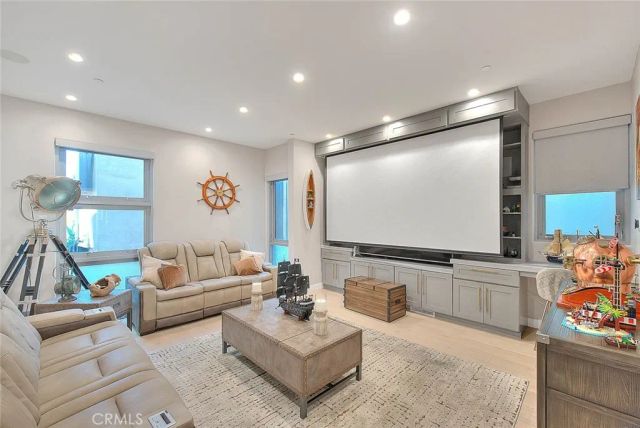 99 Surfside, Surfside, CA 90743