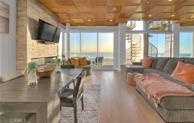 99 Surfside, Surfside, CA 90743