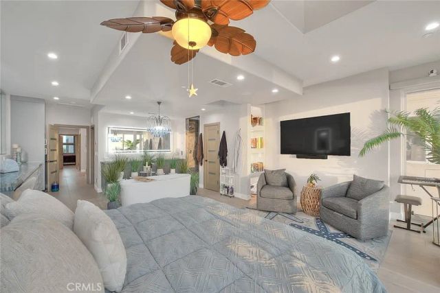 99 Surfside, Surfside, CA 90743