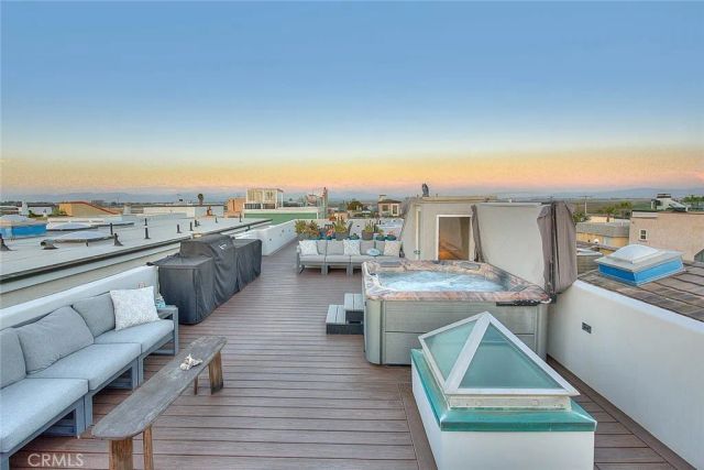 99 Surfside, Surfside, CA 90743