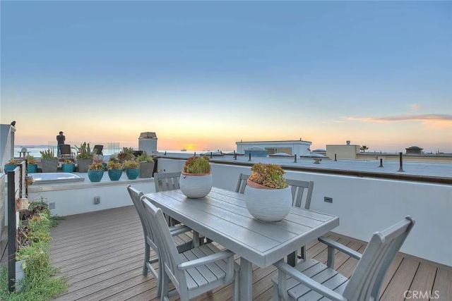 99 Surfside, Surfside, CA 90743