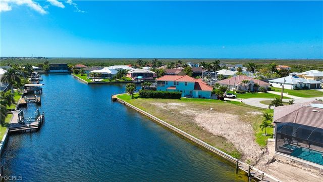 3000 SW 40th LN, Cape Coral, FL 33914