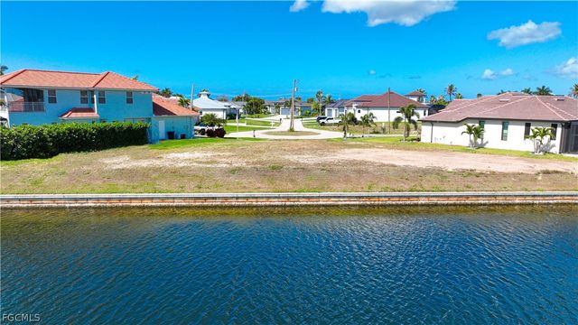 3000 SW 40th LN, Cape Coral, FL 33914