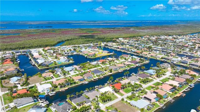 3000 SW 40th LN, Cape Coral, FL 33914