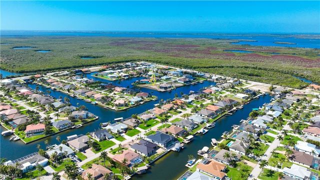 3000 SW 40th LN, Cape Coral, FL 33914