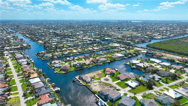 3000 SW 40th LN, Cape Coral, FL 33914