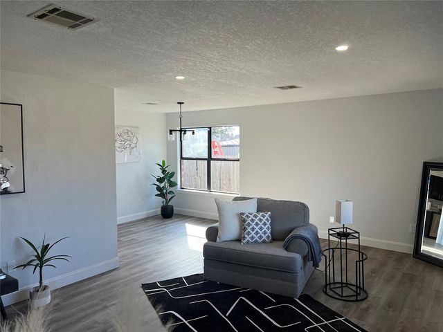 1330 HILL CROSS Court, Oklahoma City, OK 73159