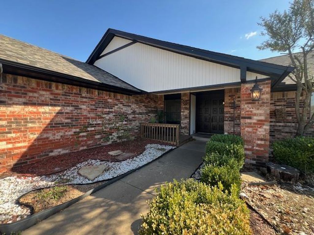 1330 HILL CROSS Court, Oklahoma City, OK 73159