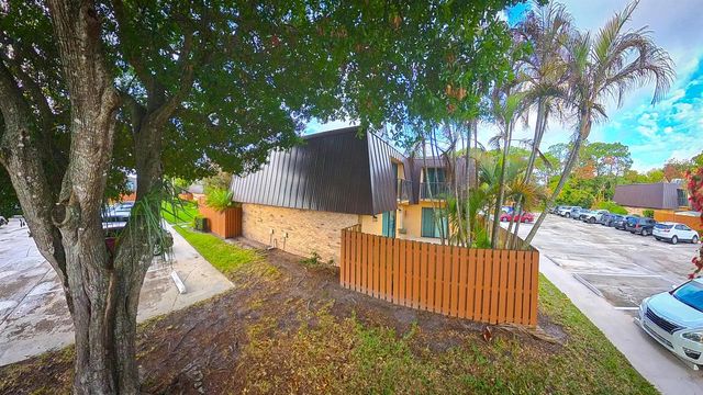 5646 SE Windsong Lane 415, Stuart, FL 34997