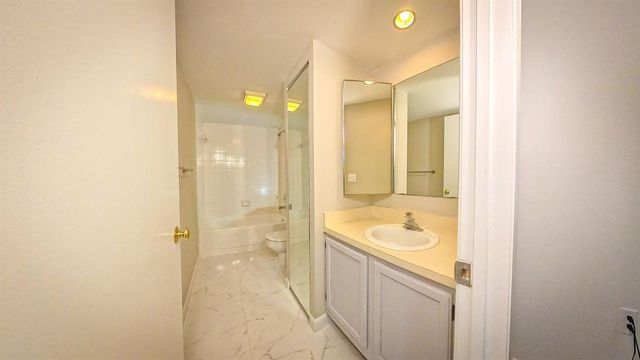 5646 SE Windsong Lane 415, Stuart, FL 34997