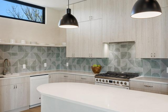 4707 Reyes ST 2, Austin, TX 78721