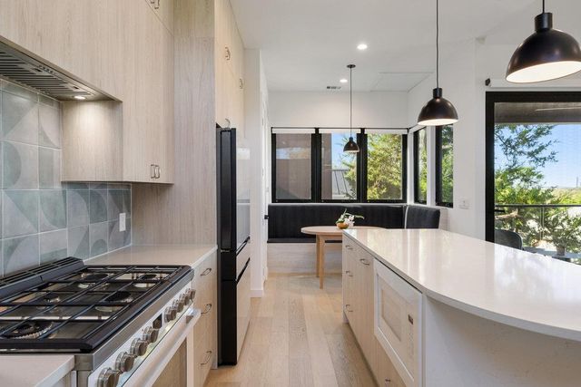 4707 Reyes ST 2, Austin, TX 78721