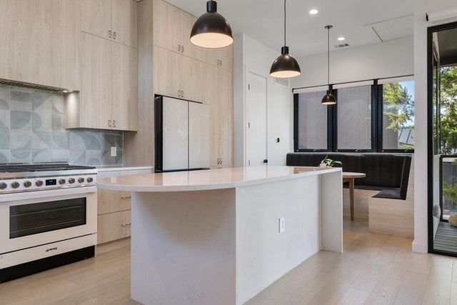 4707 Reyes ST 2, Austin, TX 78721