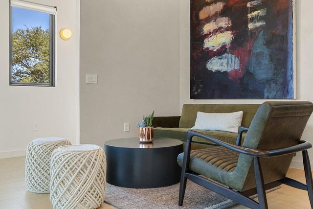 4707 Reyes ST 2, Austin, TX 78721