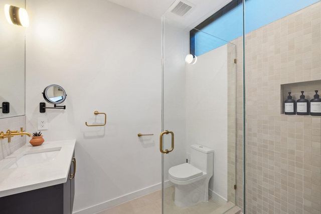 4707 Reyes ST 2, Austin, TX 78721