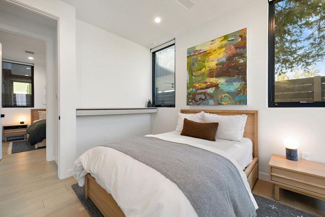 4707 Reyes ST 2, Austin, TX 78721