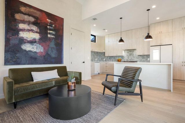 4707 Reyes ST 2, Austin, TX 78721