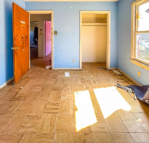 1000 Crockett, Beeville, TX 78102