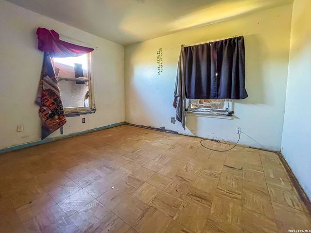 1000 Crockett, Beeville, TX 78102