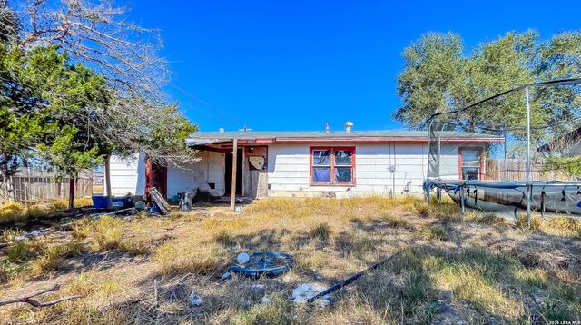 1000 Crockett, Beeville, TX 78102